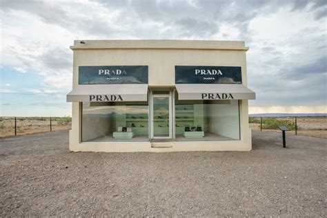 prada shop in der wüste|prada marfa in texas.